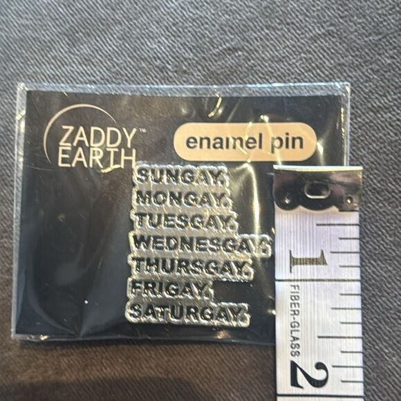 ZADDY EARTH Enamel Pin Sungay Mongay Tuesgay Wednesgay Thursgay Frigay Saturgay - Picture 3 of 4